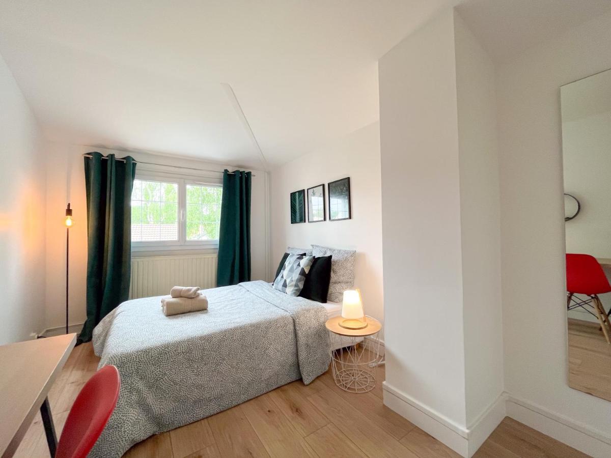 Maison Ideale Pour Visiter Paris Versailles - Chambres Privees Paris-Saclay Bures-sur-Yvette Exterior foto